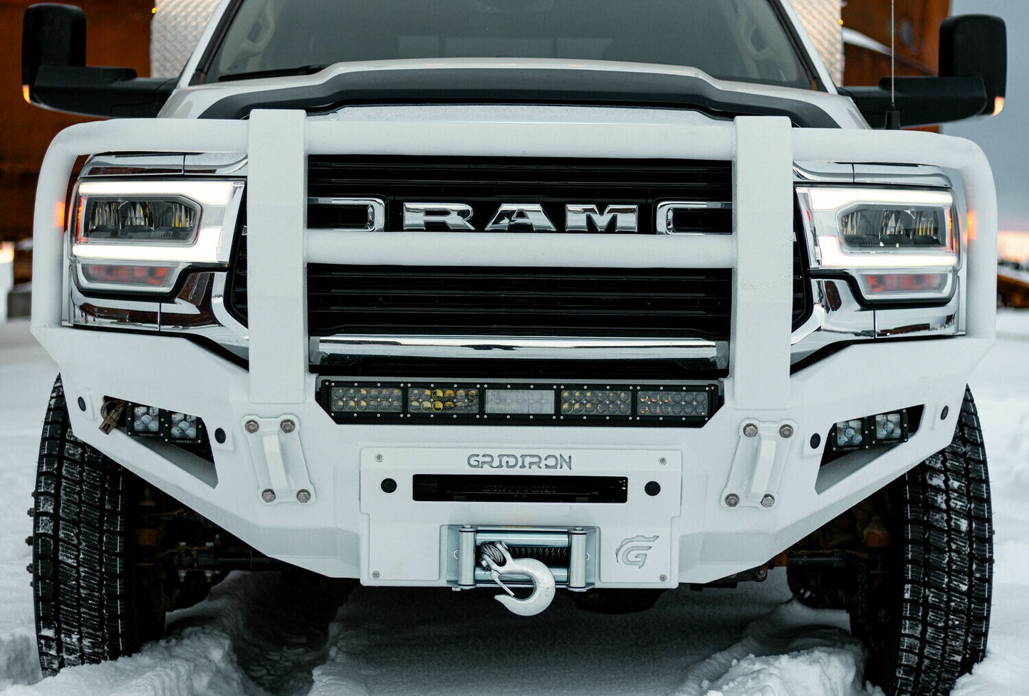 FULL-TUBE WINCH BUMPER RAM 4500/5500 2020-2023