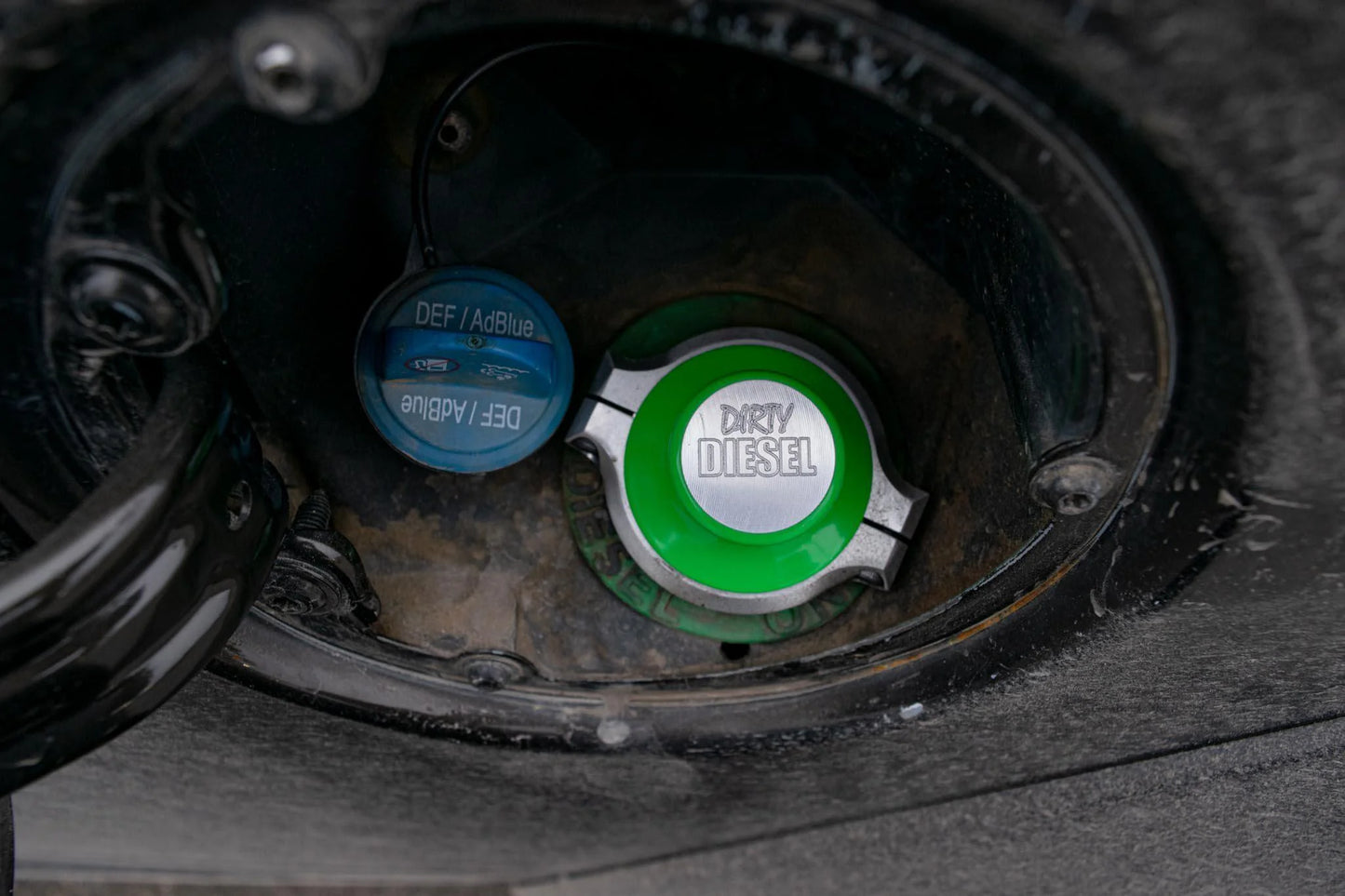 DDC 2013-2018 Cummins & 2014-2018 EcoDiesel Billet Fuel Filler Cap Fix Kit
